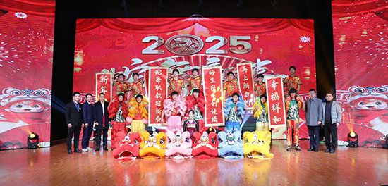 晚會合影.jpg